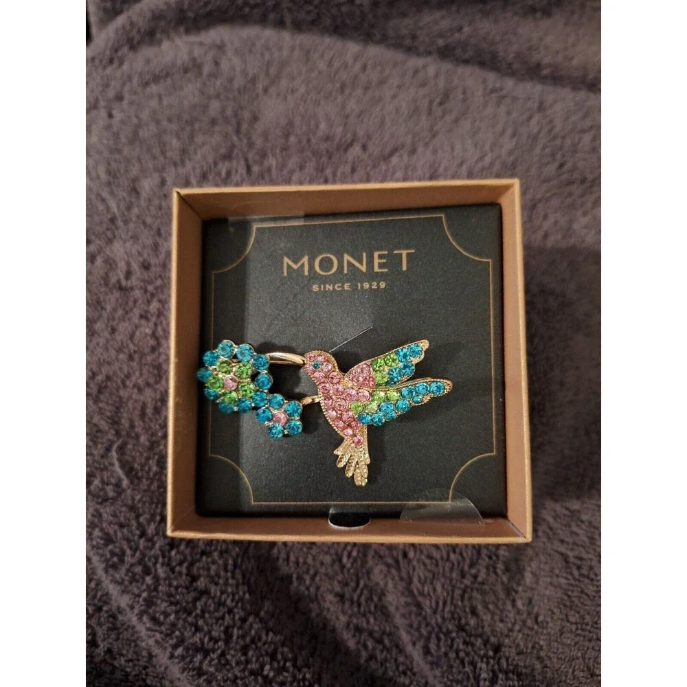 ...MONET...Gold Tone, Rhinestones Hummingbird &‎ Flowers Brooch...